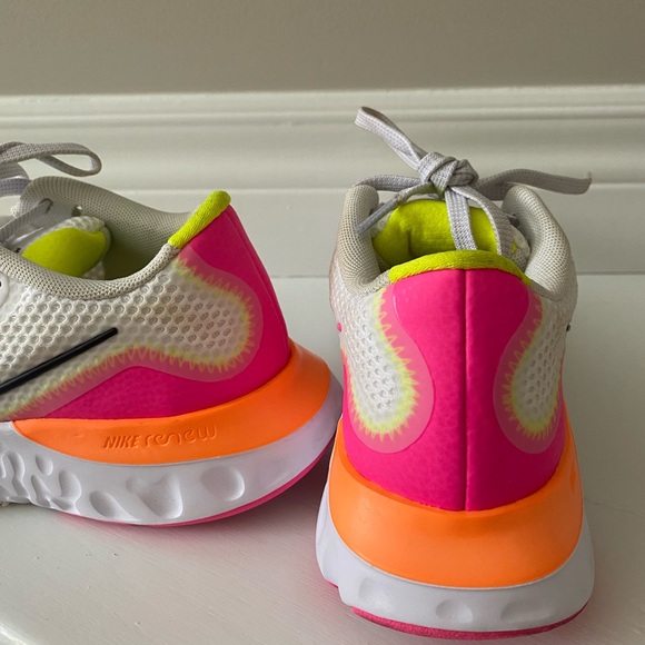 Nike Renew Neon - size 5 - Picture 3 of 6